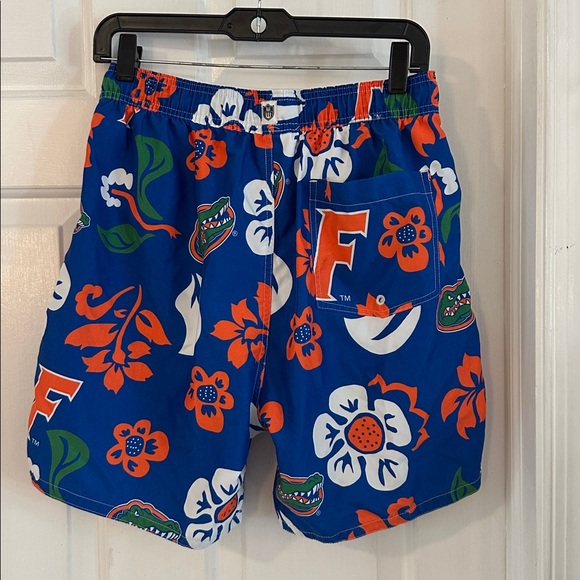 Men’s Wes & Willy Florida Gators Floral Swim Trunks Size Medium - Picture 7 of 7